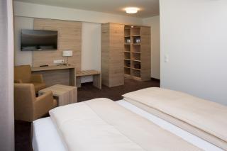 SPIEGLHOF apart - 2