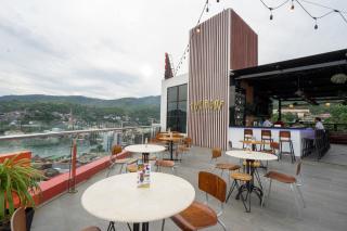 Front One Hotel Jayapura - 2