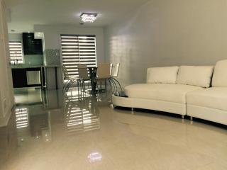 Luxury Two Story Villa Unit C - Laval - 7