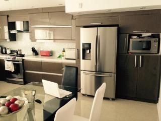 Luxury Two Story Villa Unit C - Laval - 4