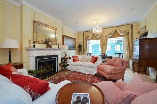Ennismore Mews - London - 9