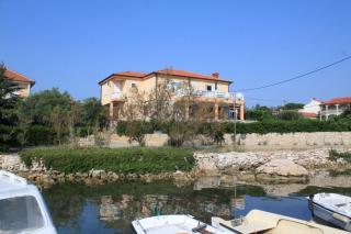 Seaside apartments with a swimming pool Ugljan - 829 - Ugljan - 9