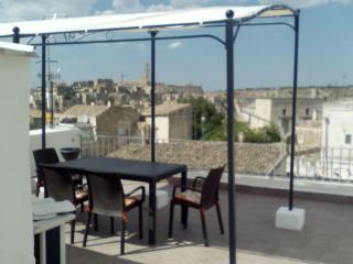 Sister's love - Matera - 0