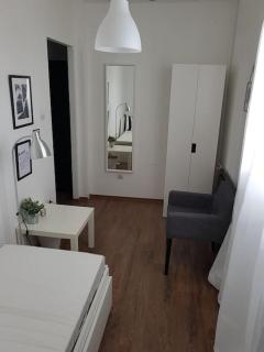 27 Shades of Green (4 bedroom 3 Bath Sunny Central) - Budapest - 7