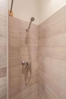 27 Shades of Green (4 bedroom 3 Bath Sunny Central) - Budapest - 6