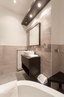 27 Shades of Green (4 bedroom 3 Bath Sunny Central) - Budapest - 2