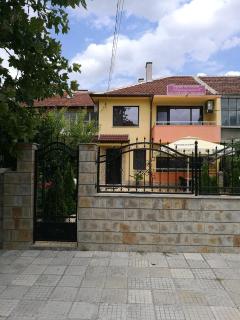 Guest House Karaulanov - Elkhovo - 2