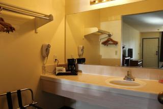 Econo Lodge Inn & Suites Lodi - Wine Country Area - Lodi - 2