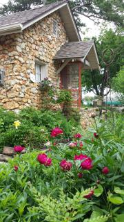 Rock Cottage Gardens B&B - 1