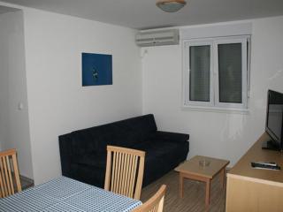 Apartments by the sea Vrboska (Hvar) - 13931 - 8