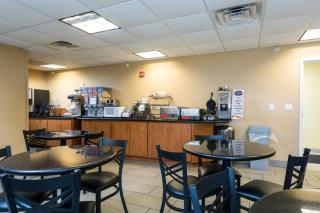 Baymont by Wyndham Jacksonville - Jacksonville - 8