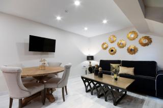 Suites Gran Via Capilla Real - 8