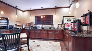 Best Western Plus Royal Mountain Inn & Suites - Athens - 1