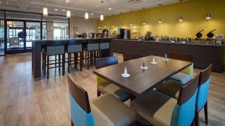 Best Western Plus College Station Inn & Suites - College Station - 3