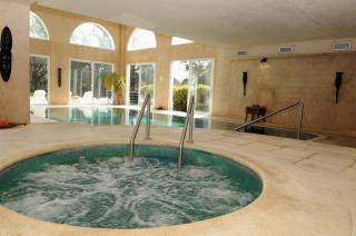 Howard Johnson Pilar Resort Spa & Convention Center - 1