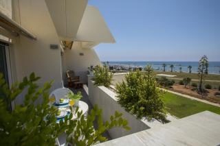 Larnaca Sunshore Beachfront Suite - 8