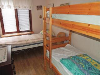 Two-Bedroom Holiday Home In Rottne - 2