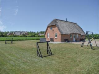 Amazing Home In Ulfborg With Kitchen - Øhuse - 5