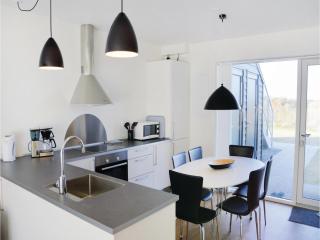 Stunning Apartment In Ringkøbing - Søndervig - 8
