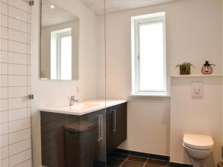 Four-Bedroom Holiday Home In Ringkobing - 3