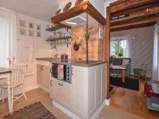 1 Bedroom Pet Friendly Home In Larv - 5
