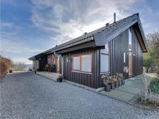 Three-Bedroom Holiday Home Bjert With Sea View 08 - 7
