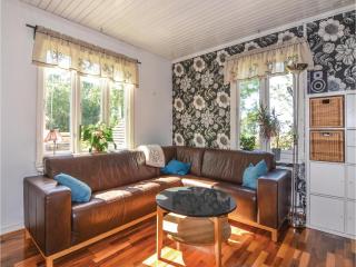 4 Bedroom Nice Home In Sollebrunn - Sollebrunn - 4