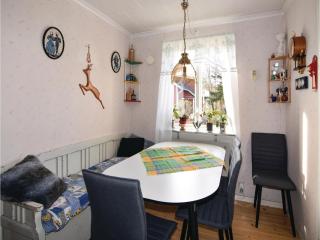 Awesome Home In Sjötorp With Wifi - 4