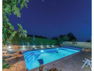 Beautiful Apartment In Vrana With Wifi - 3