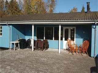 Awesome Home In Væggerløse With Kitchen - Marielyst - 3
