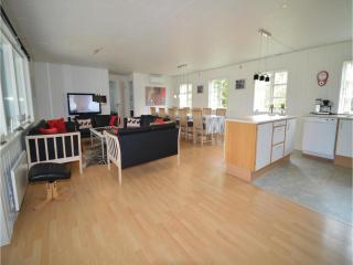 Awesome Home In Væggerløse With Kitchen - Marielyst - 2