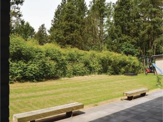 Four-Bedroom Holiday Home In Ebeltoft - Ebeltoft - 4