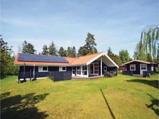 Four-Bedroom Holiday Home In Vaggerlose - 9