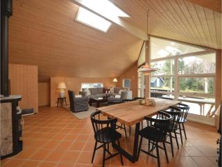 Four-Bedroom Holiday Home In Vaggerlose - 2
