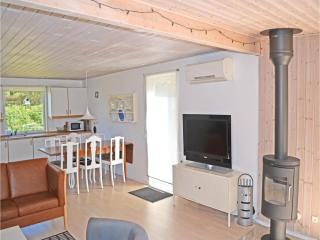 Three-Bedroom Holiday Home Væggerløse With A Fireplace 08 - 3