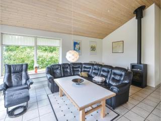 Four-Bedroom Holiday Home In Ebeltoft - Ebeltoft - 1