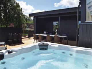Four-Bedroom Holiday Home In Juelsminde - 9