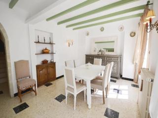 Awesome Home In Tulette With Wifi - 1
