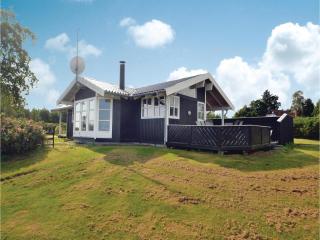 Four-Bedroom Holiday Home In Orsted - 9
