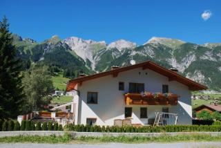 Haus Stark - 2