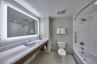 Holiday Inn Express Hotel & Suites Medford-Central Point by IHG - Central Point - 5