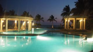 Condominio de Lujo con Playa y Alberca - 0