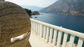PENTHOUSE STOLIV New SPA-POOL Villa is located 5m from the sea, Exclusive Terrace,Private Jetty wih Sunbeds, Pebble Beach, Secluded location Total area 375m2 at your disposal - Kotor - 2