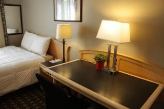Hillcrest Motel - Swan Hills - 1