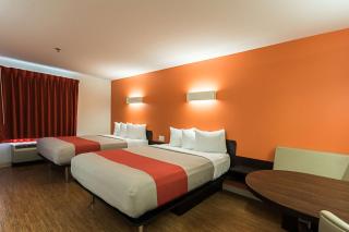 Motel 6-Moosomin, SK - 2