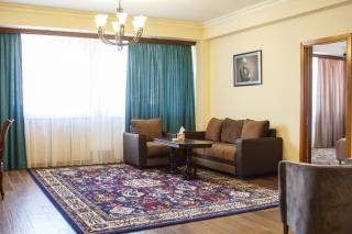 Hotel Plaza Viktoria - Gyumri - 3