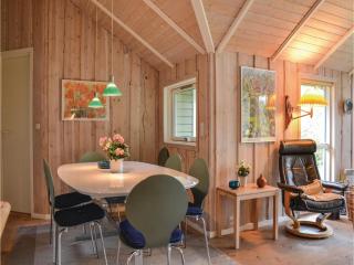 Four-Bedroom Holiday Home In Dronningmolle - Dronningmølle - 4