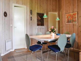 Four-Bedroom Holiday Home In Dronningmolle - 3