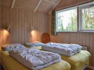 Four-Bedroom Holiday Home In Dronningmolle - Dronningmølle - 1