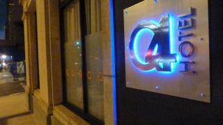 Q4 Hotel and Hostel - Queens - 9